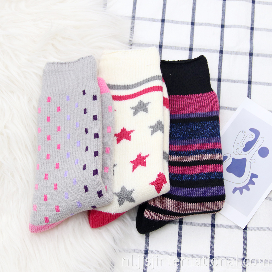 Customized women's autumn and winter cotton socks